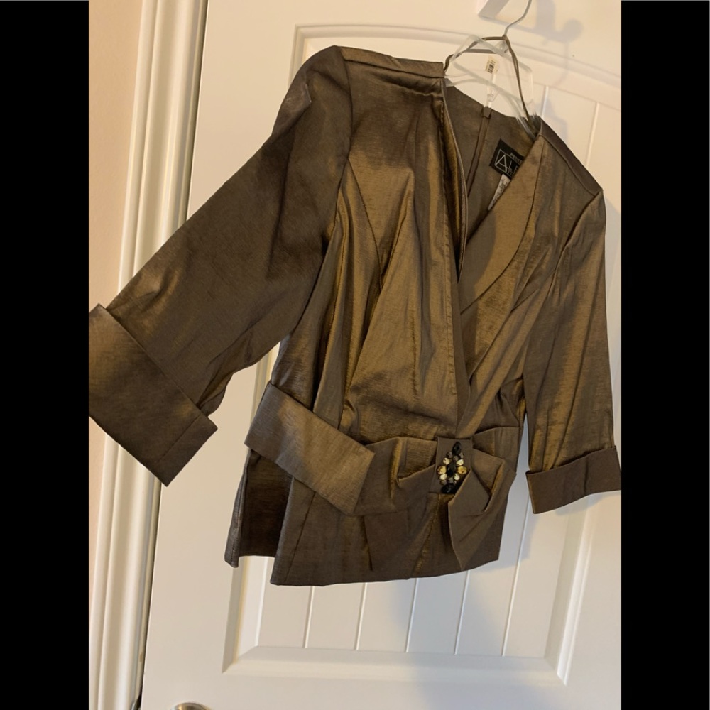 Taupey/gold beautiful boutique formal jacket!